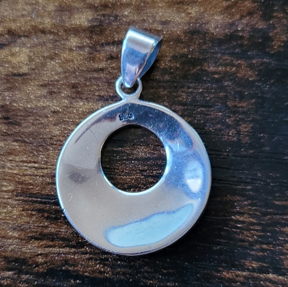 Sterling silver floral pendant - Picture 3 of 4